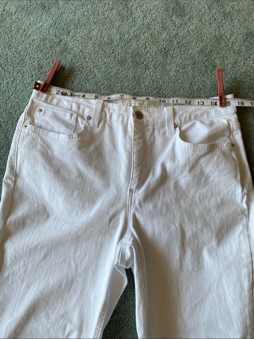 JONES NEW YORK JEANS- Lexington straight white jeans, size 10.